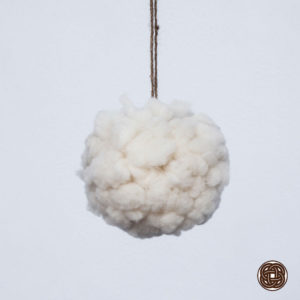 Nube blanca colgante de pura lana merina